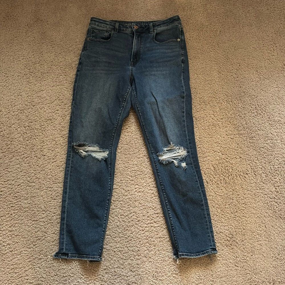 High rise American eagle mom jeans size 6 regular
